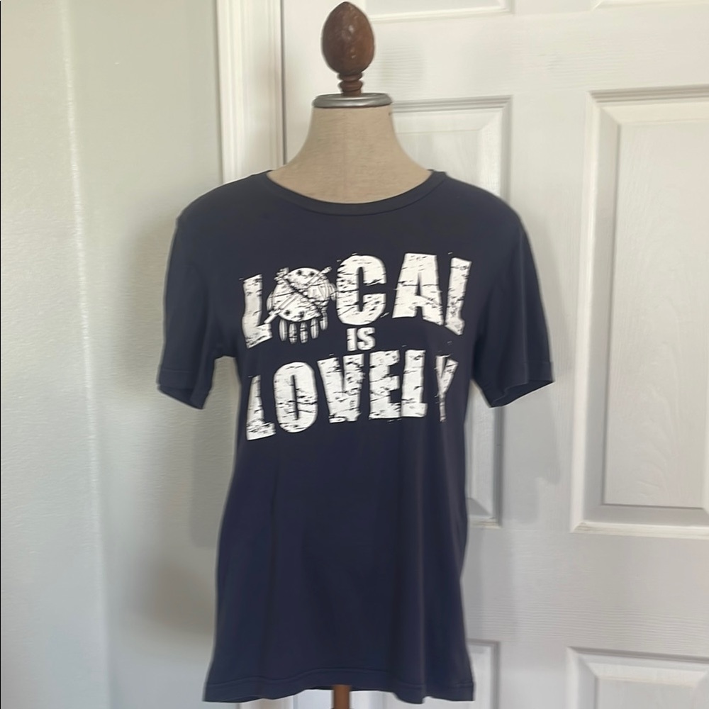 Canvas local is lovely, short sleeve 100% cotton Navy T-Shirt adult size S